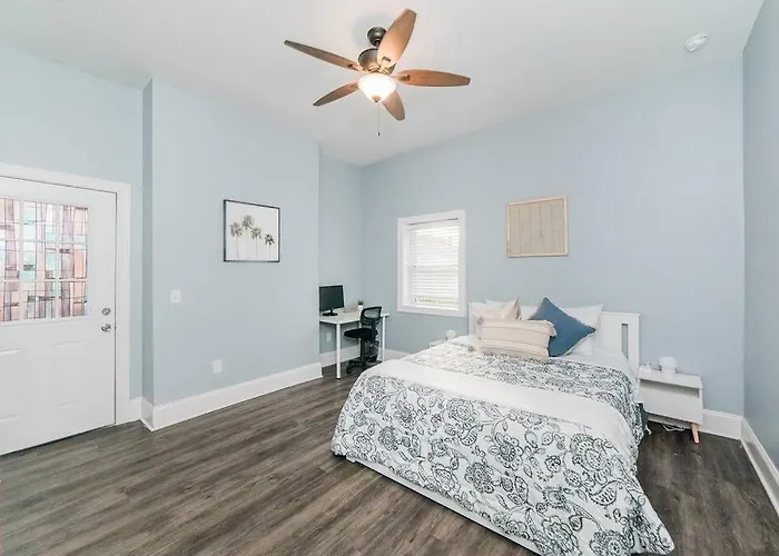 Walkable And Spacious - Parking -- Groupstay Apartment