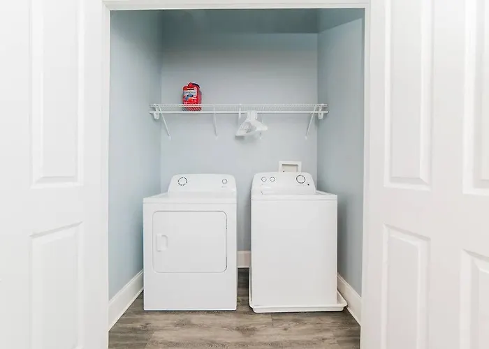 Apartment Walkable And Spacious - Parking -- Groupstay *