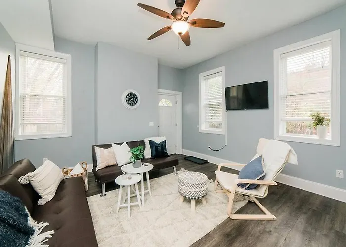 Walkable And Spacious - Parking -- Groupstay *
