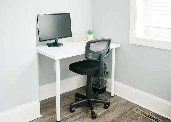 Walkable And Spacious - Parking -- Groupstay Apartment
